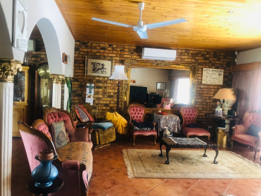 5 Bedroom Property for Sale in Protea Park North West